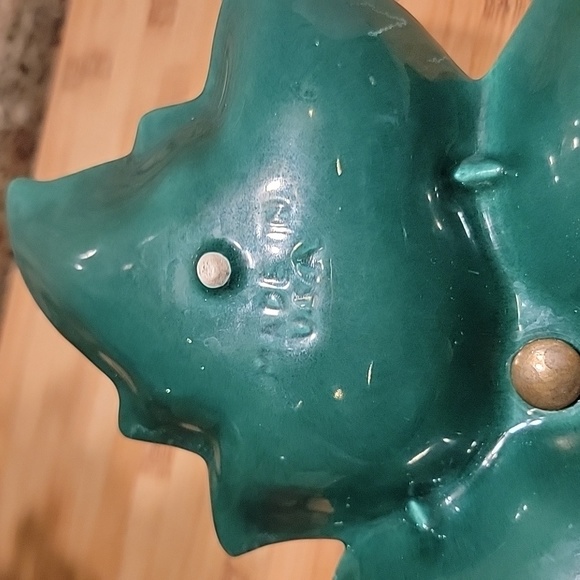 Vintage holiday leaf relish / candy dish - Picture 3 of 5